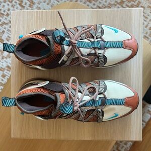Air Max 270 Bowfin in Dark Russet, size 8.5 in men’s.